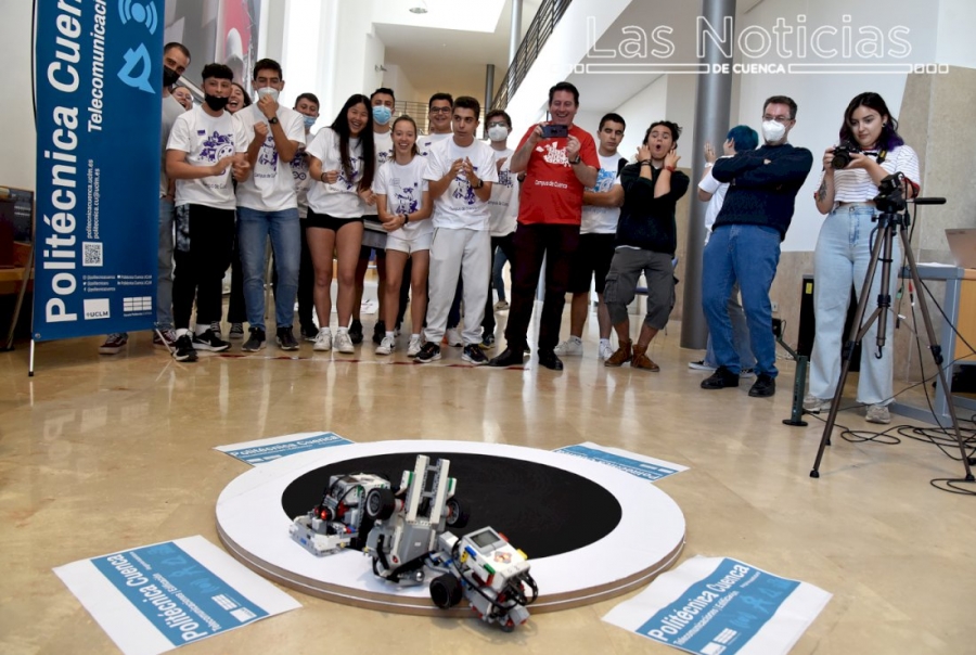 El IES San José gana la fase local de la II Competición Intercampus de Robótica