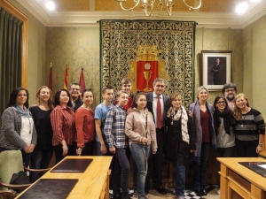 El alcalde de Cuenca recibe la visita de alumnos y profesores italianos y rumanos de intercambio del programa Erasmus +