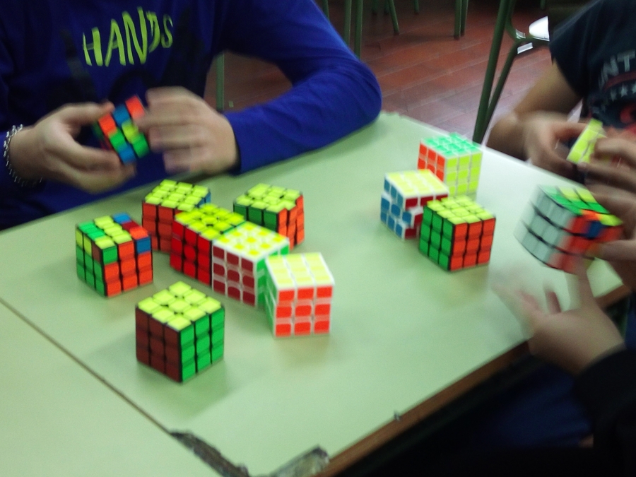 El IES San José colabora con el Open Cubo de Rubik de la UCLM